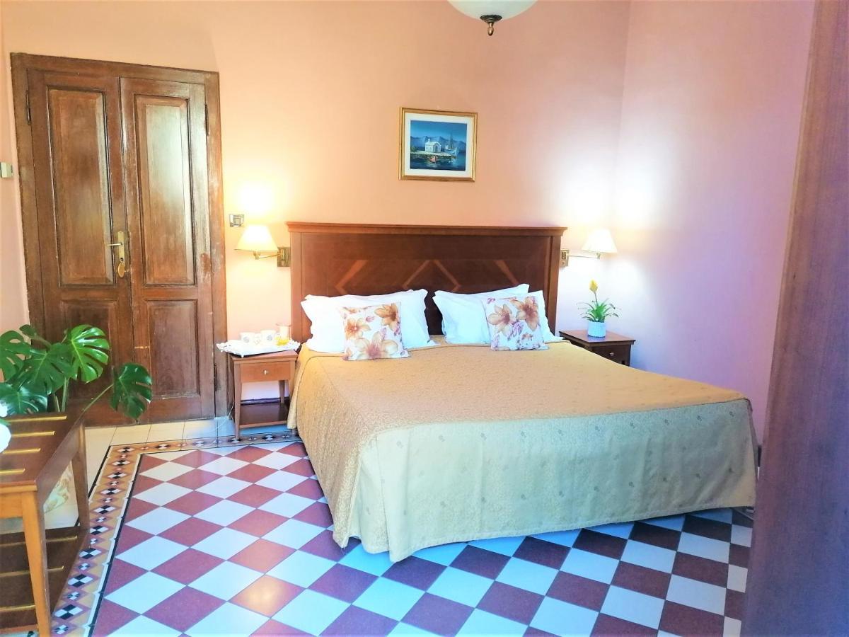 Hotel La Rondinella Канеро Ривиера Екстериор снимка