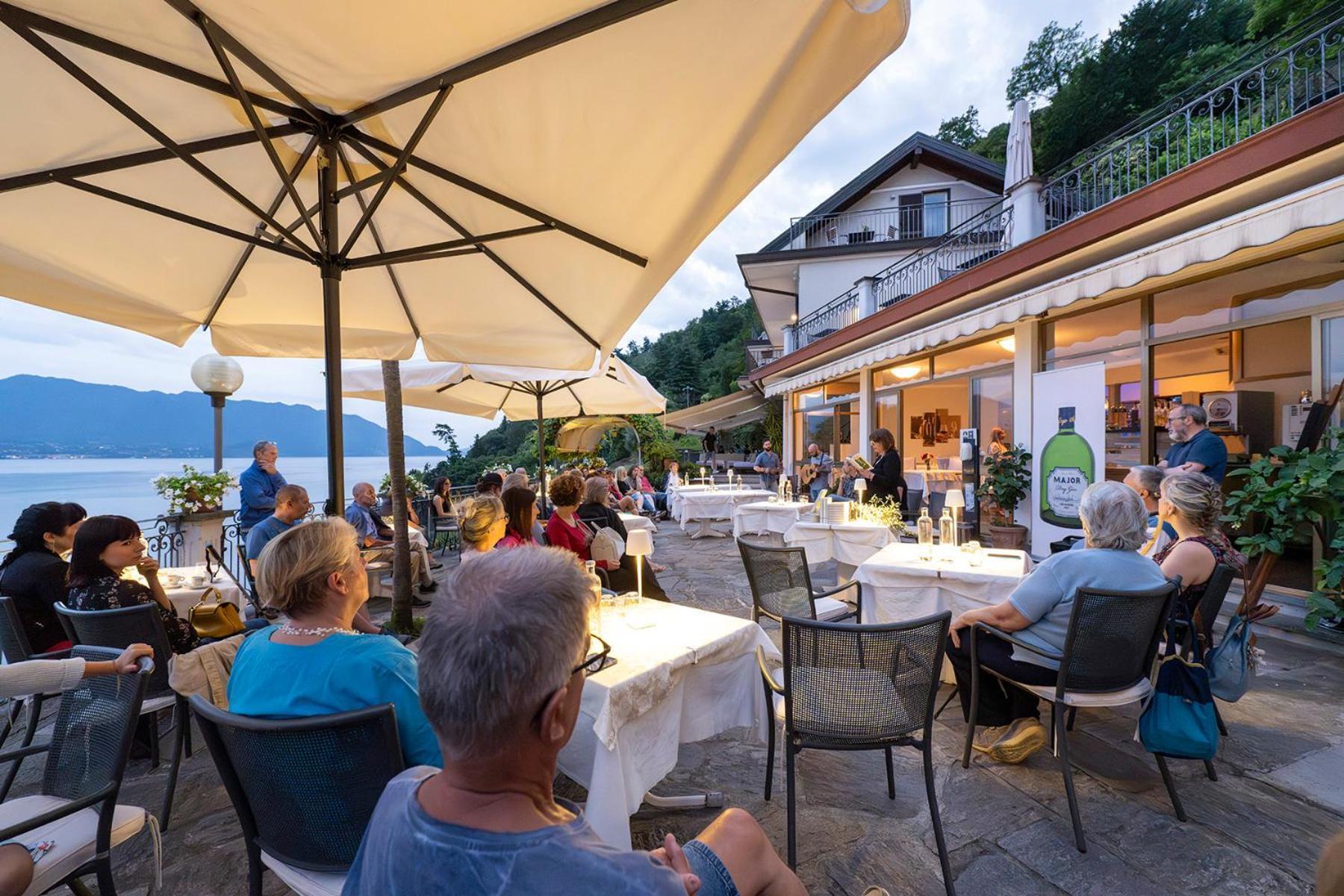 Hotel La Rondinella Канеро Ривиера Екстериор снимка