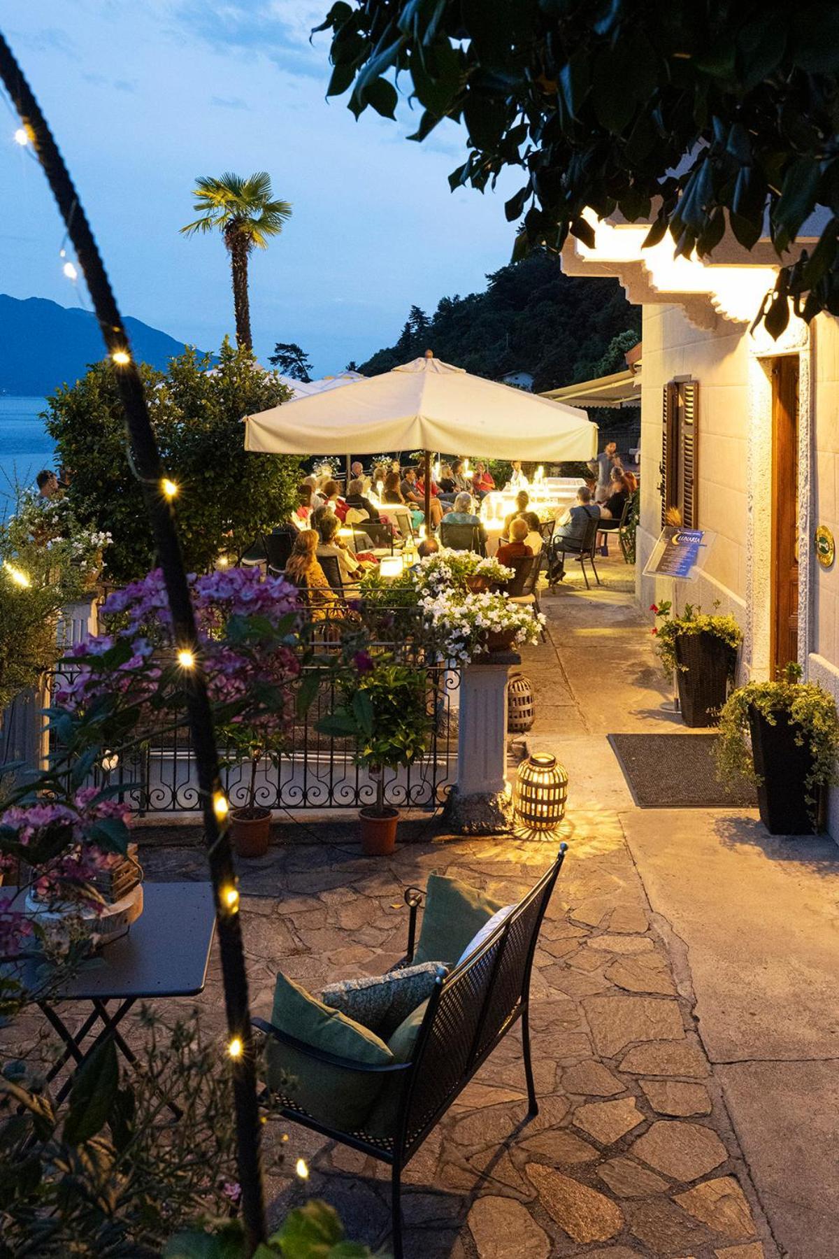 Hotel La Rondinella Канеро Ривиера Екстериор снимка