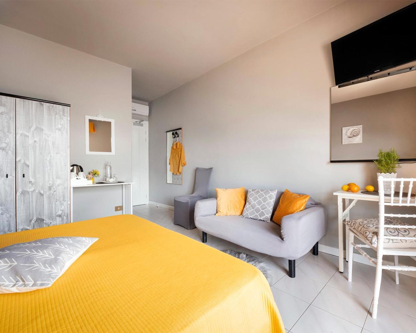 Hotel La Rondinella Канеро Ривиера Екстериор снимка